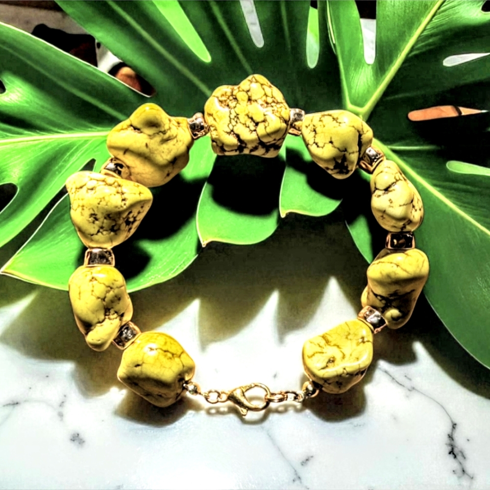 Howlite Stones Bracelet - Picture 4 of 6